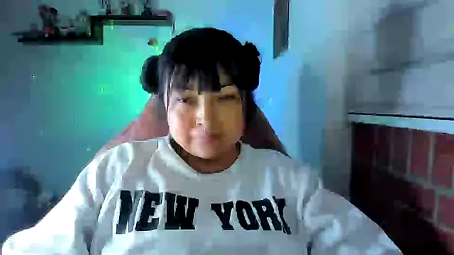 Snapshot of Shaddycute_ chatting on July 7, 2026, 12:13 am Shaddycute online show from July 7, 2026, 12:13 am