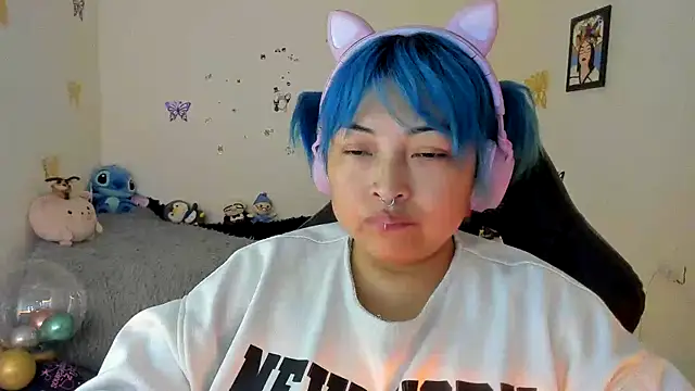 Shaddycute  online show from September 13, 2025, 10:43 pm