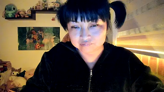 Snapshot of Shaddycute_ chatting on February 15, 2026, 2:23 am Shaddycute online show from February 15, 2026, 2:23 am