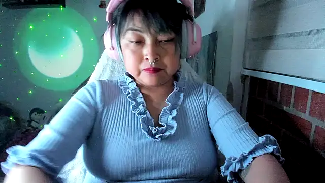 Snapshot of Shaddycute_ chatting on June 18, 2026, 11:43 pm Shaddycute online show from June 18, 2026, 11:43 pm