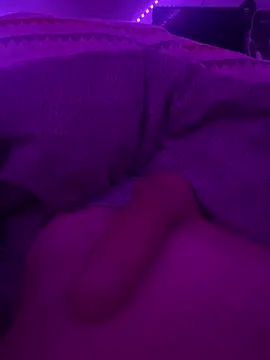 YourDaddy18769 online show from December 15, 2024, 8:19 am