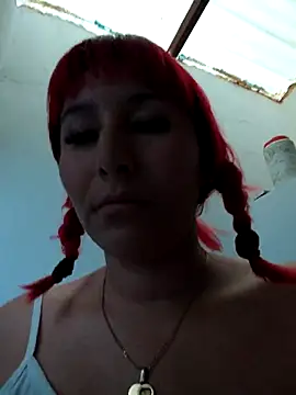 florecita9 online show from May 13, 2026, 4:47 pm