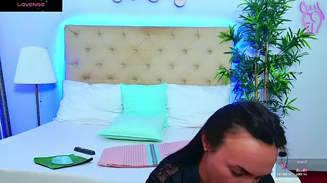 Snapshot of DaliyaArabian chatting on September 26, 2025, 12:12 pm DaliyaArabian online show from September 26, 2025, 12:12 pm