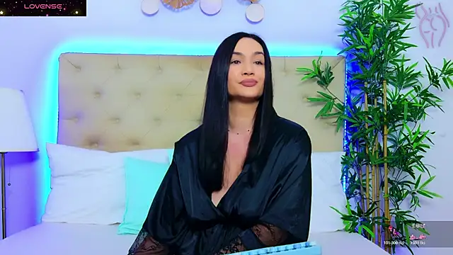 DaliyaArabian online show from November 18, 2025, 12:52 pm