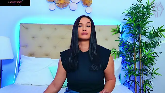 Snapshot of DaliyaArabian chatting on September 24, 2025, 12:11 pm DaliyaArabian online show from September 24, 2025, 12:11 pm