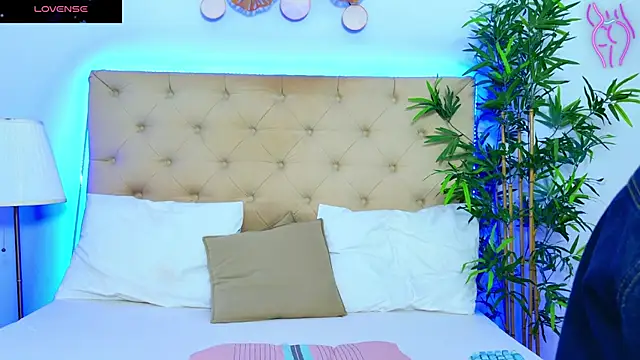 Snapshot of DaliyaArabian chatting on September 9, 2025, 12:14 pm DaliyaArabian online show from September 9, 2025, 12:14 pm