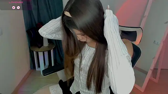 Snapshot of Hanna_Way chatting on February 13, 2026, 8:14 am Hanna Way online show from February 13, 2026, 8:14 am