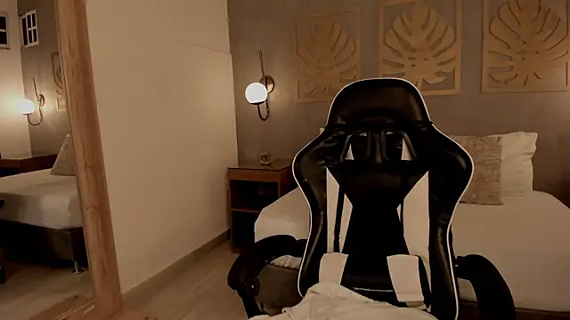 caro03x online show from April 23, 2026, 2:29 am