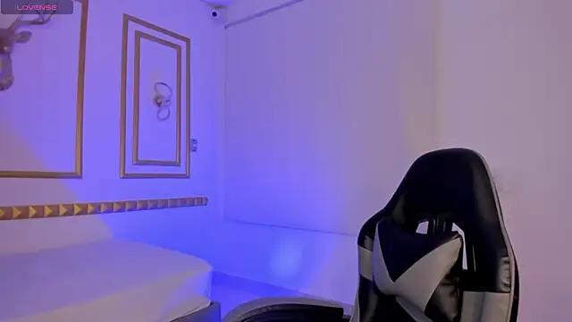 Snapshot of caro03x chatting on November 7, 2025, 2:16 am caro03x online show from November 7, 2025, 2:16 am