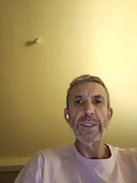 Snapshot of chris_sbh chatting on February 14, 2025, 5:25 pm chris sbh online show from February 14, 2025, 5:25 pm