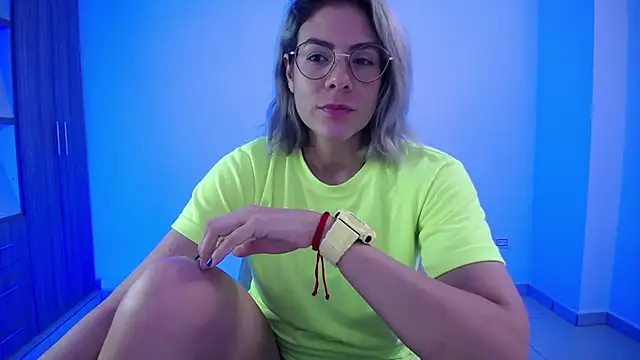 candydowson1 online show from October 28, 2025, 12:59 pm