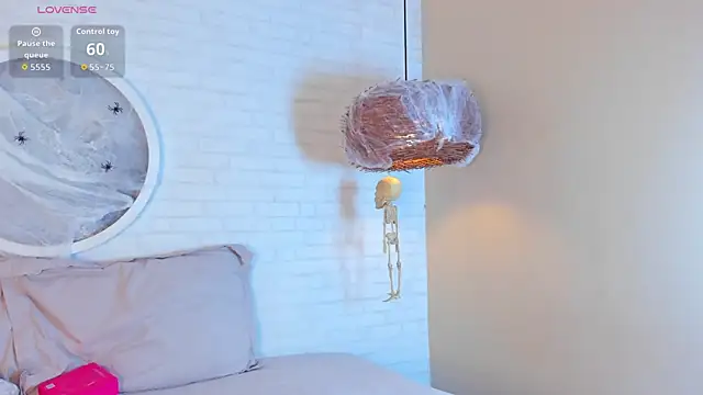 Elise Diamond online show from October 18, 2025, 11:29 pm