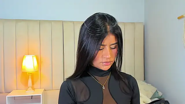 Snapshot of Elise_Diamond chatting on June 1, 2026, 11:04 pm Elise Diamond online show from June 1, 2026, 11:04 pm