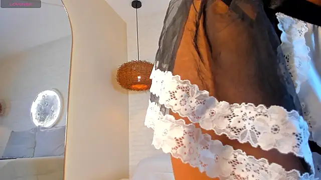 Elise Diamond online show from October 11, 2025, 4:13 am