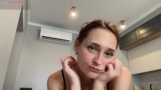 Snapshot of Pavlyna chatting on September 16, 2025, 1:45 pm Pavlyna online show from September 16, 2025, 1:45 pm