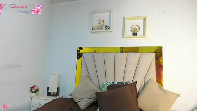 Snapshot of vahiolet_fuentes chatting on November 7, 2025, 3:11 am vahiolet fuentes online show from November 7, 2025, 3:11 am