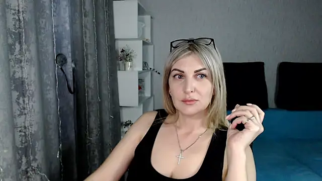 Amelia Harper online show from March 11, 2025, 7:03 pm