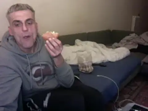 skossa777 online show from March 18, 2025, 8:37 pm