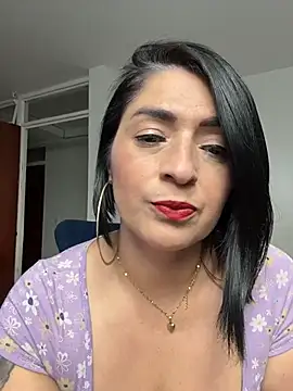 Snapshot of karenlennox1 chatting on February 19, 2026, 12:40 am karenlennox1 online show from February 19, 2026, 12:40 am