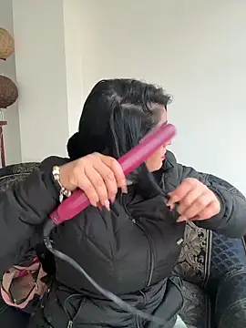 Snapshot of karenlennox1 chatting on February 16, 2026, 11:02 pm karenlennox1 online show from February 16, 2026, 11:02 pm