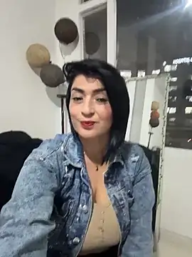 Snapshot of karenlennox1 chatting on February 25, 2026, 11:59 pm karenlennox1 online show from February 25, 2026, 11:59 pm