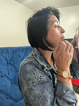 Snapshot of karenlennox1 chatting on February 14, 2026, 8:31 pm karenlennox1 online show from February 14, 2026, 8:31 pm