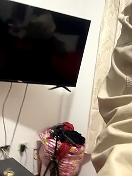 karenlennox1 online show from October 8, 2025, 9:15 pm