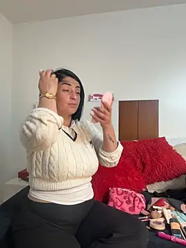 karenlennox1 online show from May 6, 2026, 12:36 am