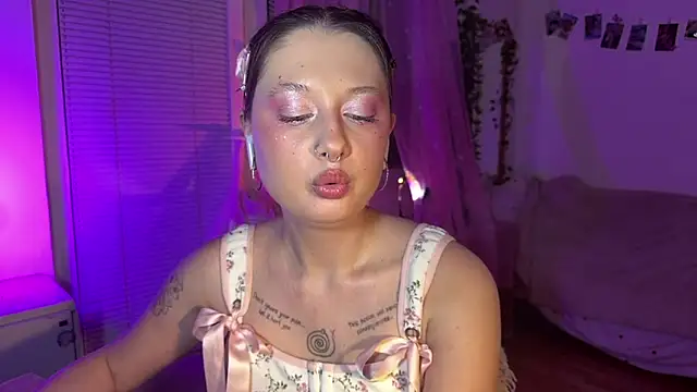 Jenny darling love online show from May 26, 2026, 6:39 pm