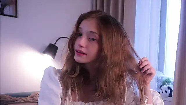 EdlinHargus online show from October 21, 2025, 1:38 am