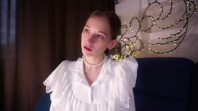 EdlinHargus online show from October 11, 2025, 5:08 am