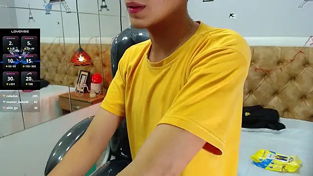 Snapshot of SkinnyBoy_ chatting on March 16, 2025, 7:49 pm SkinnyBoy online show from March 16, 2025, 7:49 pm