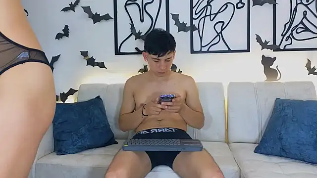 Snapshot of Nicole_and_deam13 chatting on October 13, 2025, 11:38 pm Nicole and deam13 online show from October 13, 2025, 11:38 pm