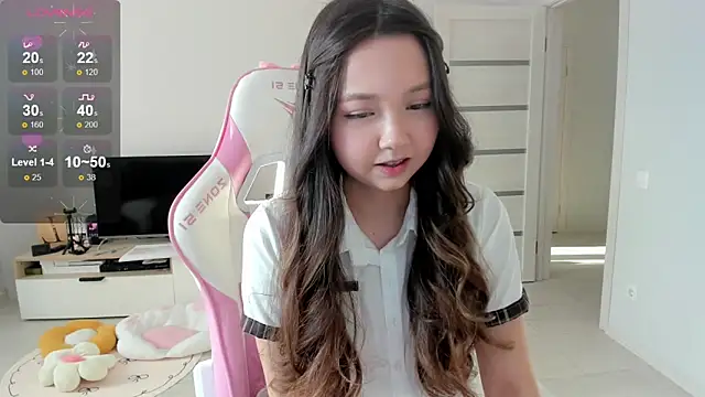 Snapshot of Fluffy_Rose chatting on June 1, 2026, 12:22 am Fluffy Rose online show from June 1, 2026, 12:22 am