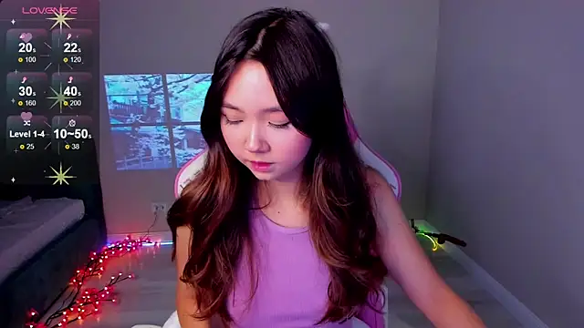 Fluffy Rose online show from November 3, 2025, 3:15 pm