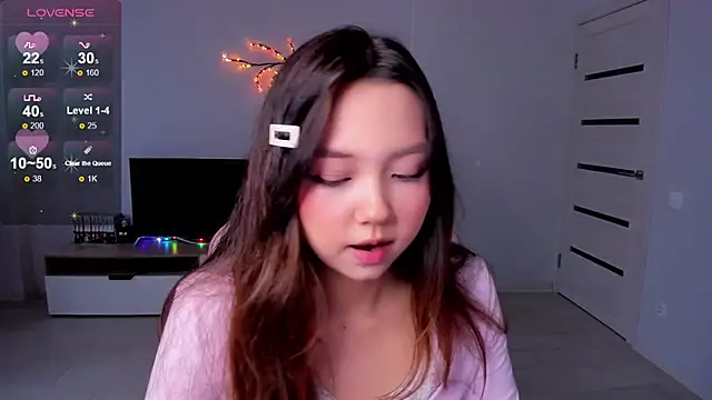 Fluffy Rose online show from September 29, 2025, 8:21 am