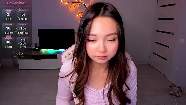 Fluffy Rose online show from October 1, 2025, 11:47 am