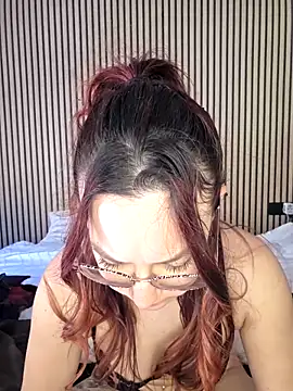 ladoucedu34 online show from April 7, 2026, 3:14 pm