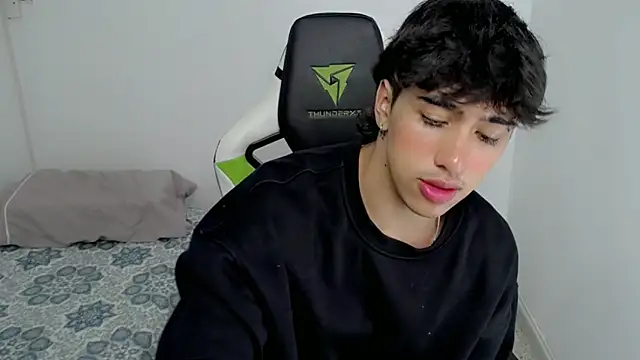 Snapshot of Jake_tripp chatting on March 9, 2025, 9:14 pm Jake tripp online show from March 9, 2025, 9:14 pm