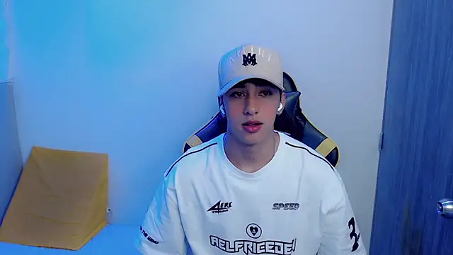 Snapshot of Jake_tripp chatting on September 28, 2025, 3:57 am Jake tripp online show from September 28, 2025, 3:57 am