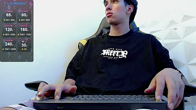 Snapshot of Jake_tripp chatting on January 14, 2025, 7:27 am Jake tripp online show from January 14, 2025, 7:27 am