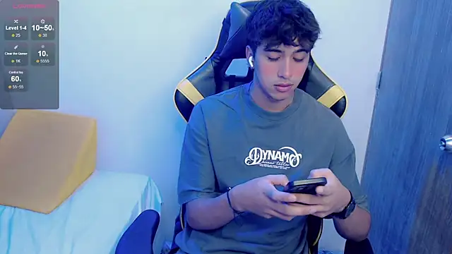 Snapshot of Jake_tripp chatting on October 4, 2025, 3:30 am Jake tripp online show from October 4, 2025, 3:30 am