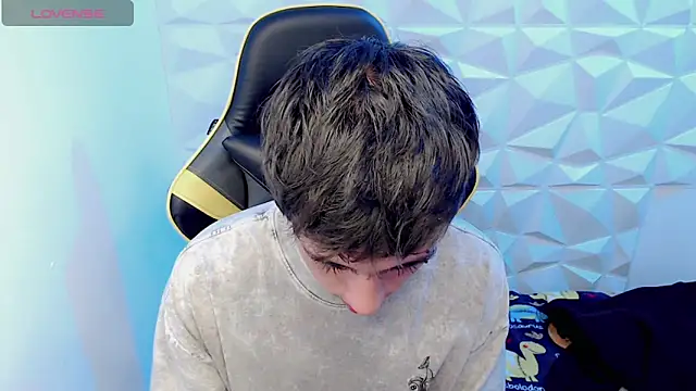 Snapshot of Jake_tripp chatting on December 31, 2024, 4:27 am Jake tripp online show from December 31, 2024, 4:27 am