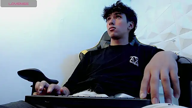 Snapshot of Jake_tripp chatting on March 20, 2025, 4:51 am Jake tripp online show from March 20, 2025, 4:51 am