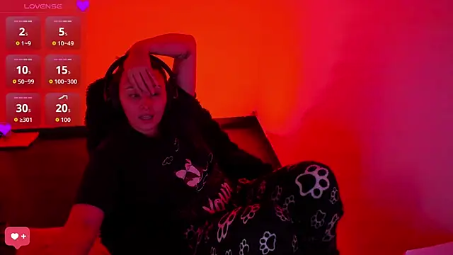 Snapshot of bonnie_moon_ chatting on March 27, 2026, 8:21 pm bonnie moon online show from March 27, 2026, 8:21 pm