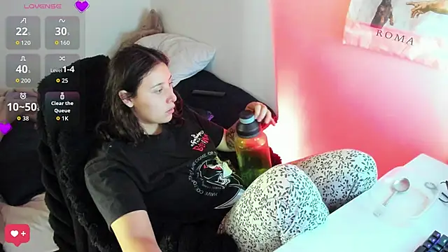 Snapshot of bonnie_moon_ chatting on May 18, 2026, 4:01 pm bonnie moon online show from May 18, 2026, 4:01 pm