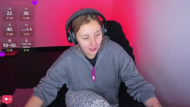 Snapshot of bonnie_moon_ chatting on March 28, 2026, 8:26 am bonnie moon online show from March 28, 2026, 8:26 am