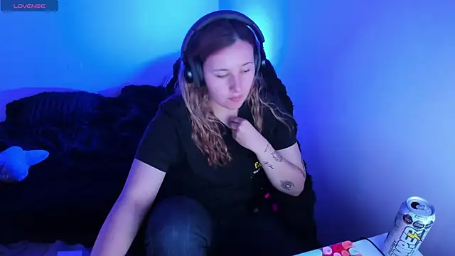 Snapshot of bonnie_moon_ chatting on April 10, 2026, 4:25 pm bonnie moon online show from April 10, 2026, 4:25 pm