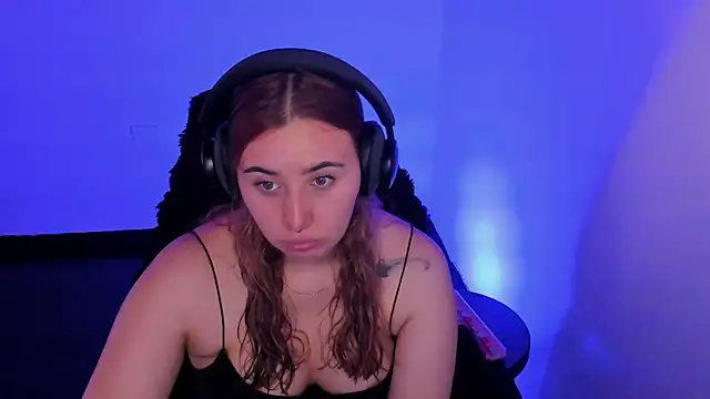 Snapshot of bonnie_moon_ chatting on March 15, 2026, 7:10 pm bonnie moon online show from March 15, 2026, 7:10 pm