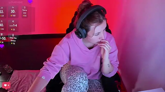 Snapshot of bonnie_moon_ chatting on March 31, 2026, 8:55 pm bonnie moon online show from March 31, 2026, 8:55 pm